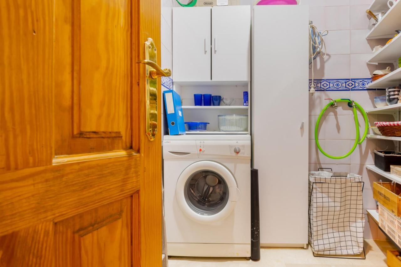 Large And Practic - 3Bd 2Bth- Arenal Appartement Sevilla Buitenkant foto
